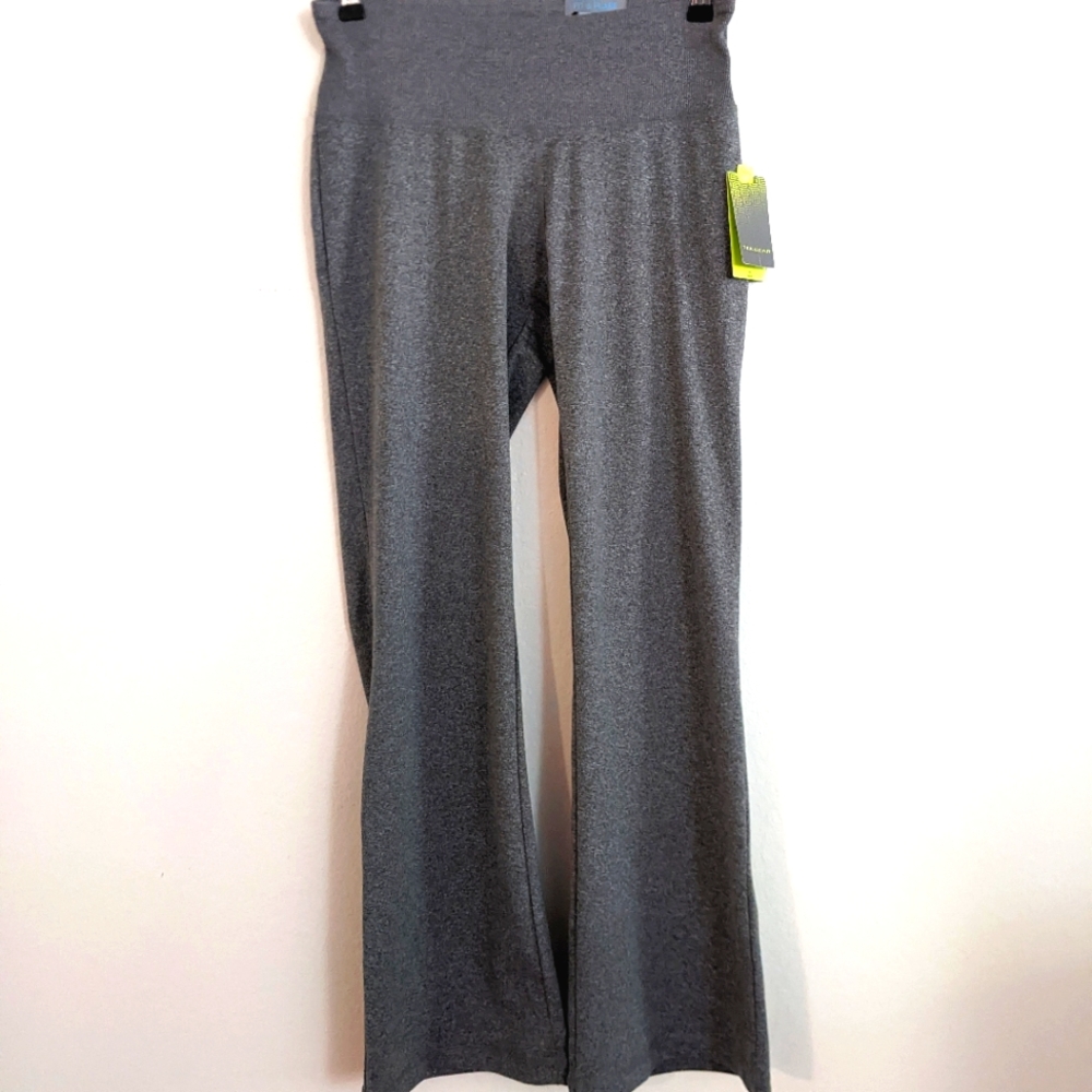 TEK GEAR, Slim Fit, Flare Leg Workout Pants, Heathered Black/Gray, Size Medium.